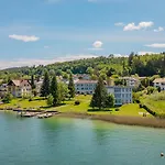 Strandhotel Schabus Szálloda Velden am Wörthersee