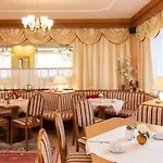 Strandhotel Schabus
