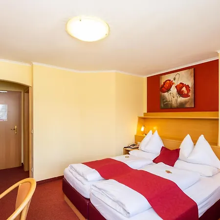 Strandhotel Schabus 3*