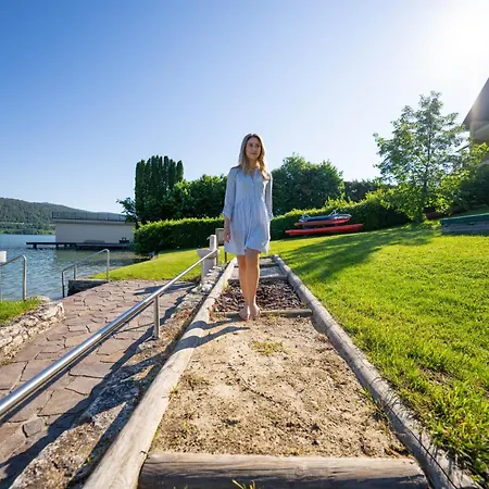 Hotel Strandhotel Schabus 3*